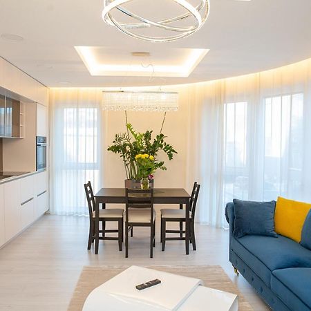 Luxurious Blue&Yellow Apartment In Kaunas Center Exterior foto